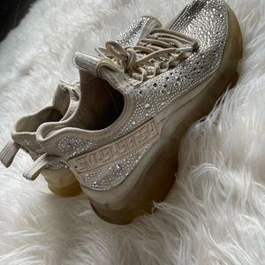 WHITE STEVE MADDEN SHOES